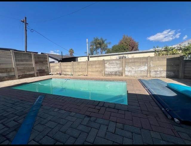 3 BEDROOM FREEHOLD FOR SALE IN ALBERTON NORTH